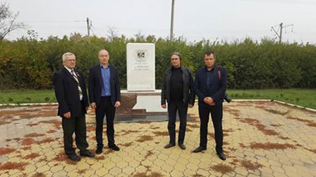Памятник партизанам Игнатьевым