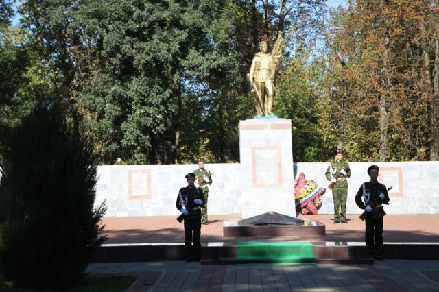 Мемориал Вечный Огонь памяти защитников и освободителей Северского района